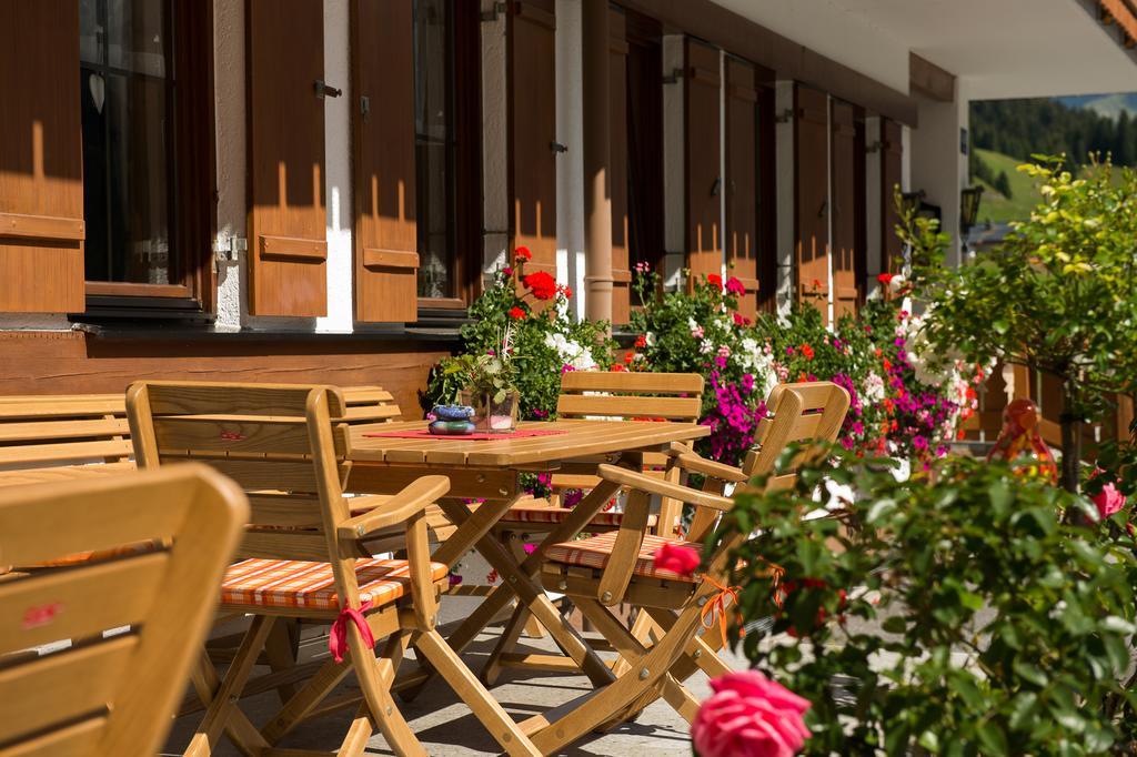 Gasthaus & Pension Alphorn Lech am Arlberg Exterior foto